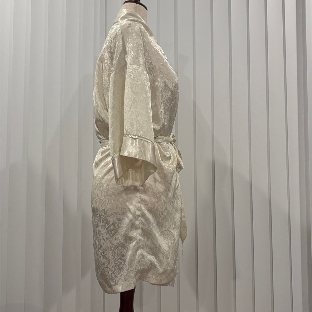Vintage victorias secret white satin robe size S/M gold label - Picture 5 of 8